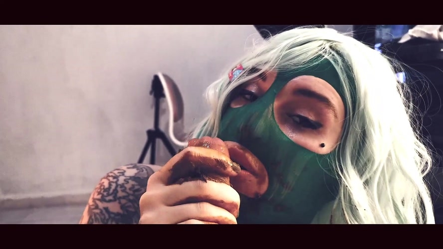 Scat Eat And Shit Sucking By Top Babe Betty - The Green Mask - FullHD 1920x1080