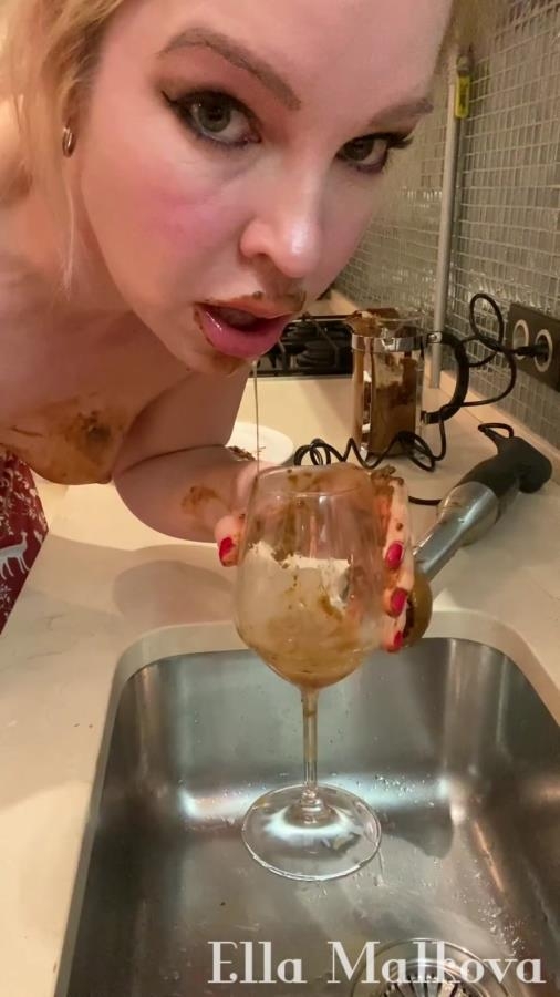 Eating drinking Scat, Pee and Vomit - UltraHD/2K 1080x1920 - (Actress: Scat Ella 2020)