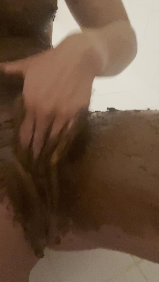 Hot girl smearing poo - SD  - (Actress: venuslovexx 2025)