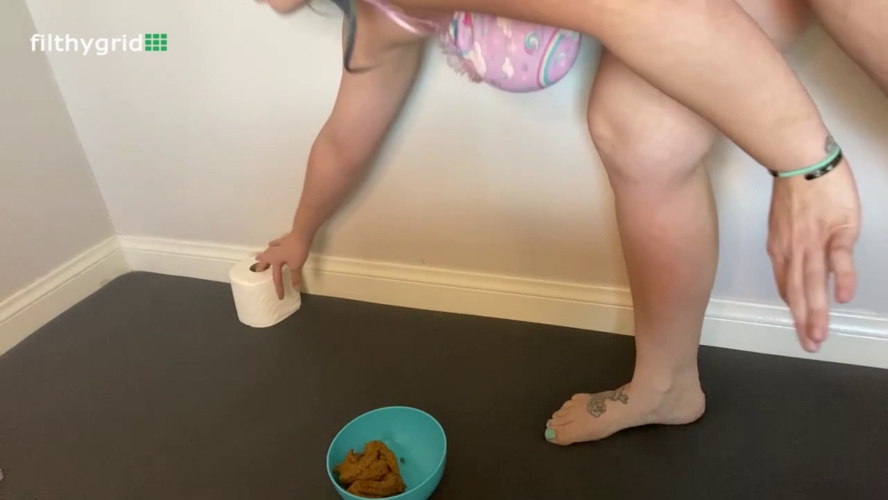 Ruby Poops in a Bowl - HD