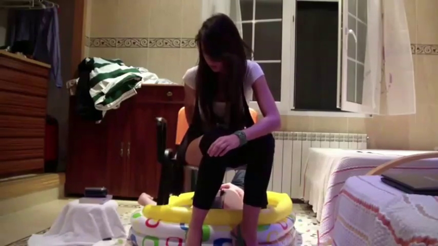 Beautiful Young Spanish Mistress Shits in Toilet Slave's Mouth in Pool P1 - SD