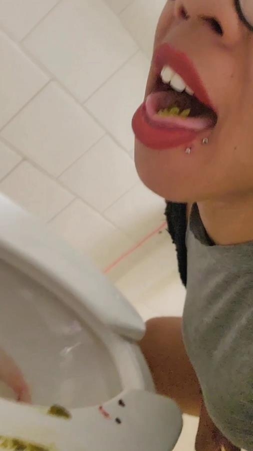 UniElla Public bathroom solo play - SD  - (Actress: DaddyUni21 2025)
