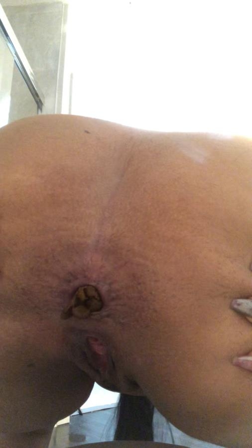 Pooping After My All White Photo Shoot - SD  - (Actress: realsoykaylinda 2025)