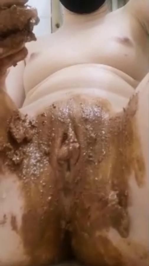 Dirty pussy playing in the bathroom - SD  - (Actress: MELLODI 2026)