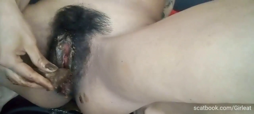 Wide Spread Shit Smearing on Clit & Lips P1 - SD