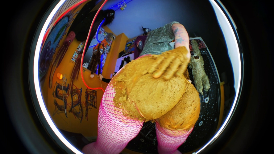 Dark M wants to play! - UltraHD/4K